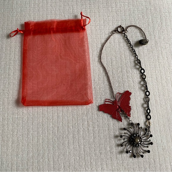 Artisan red butterfly necklace - Picture 14 of 14